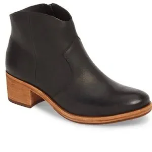 Kork Ease Casper Black Leather Side Zip Ankle Boots Size 9M